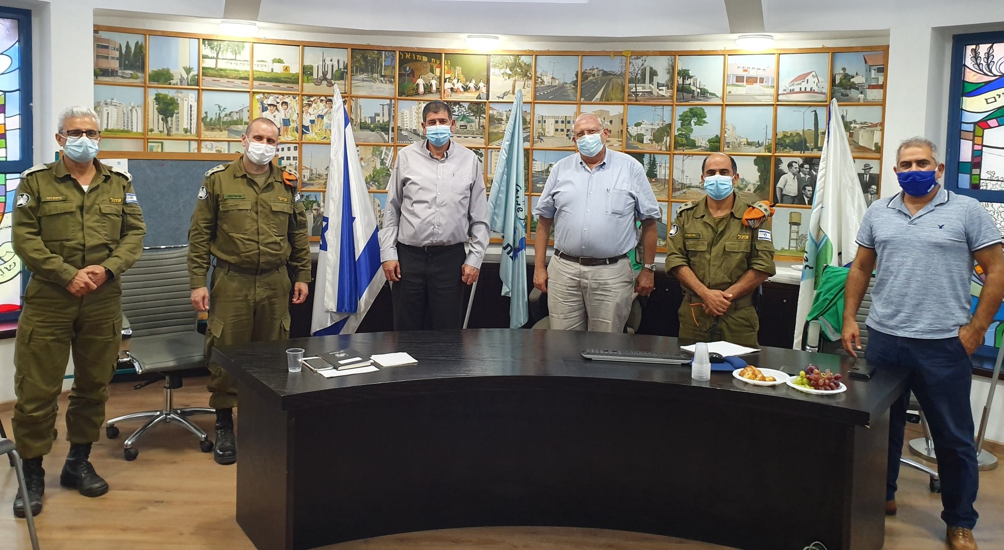 אל״מ אריאל בליץ בפגישה עם יוסי ברודני וחברי מועצה נוספים
