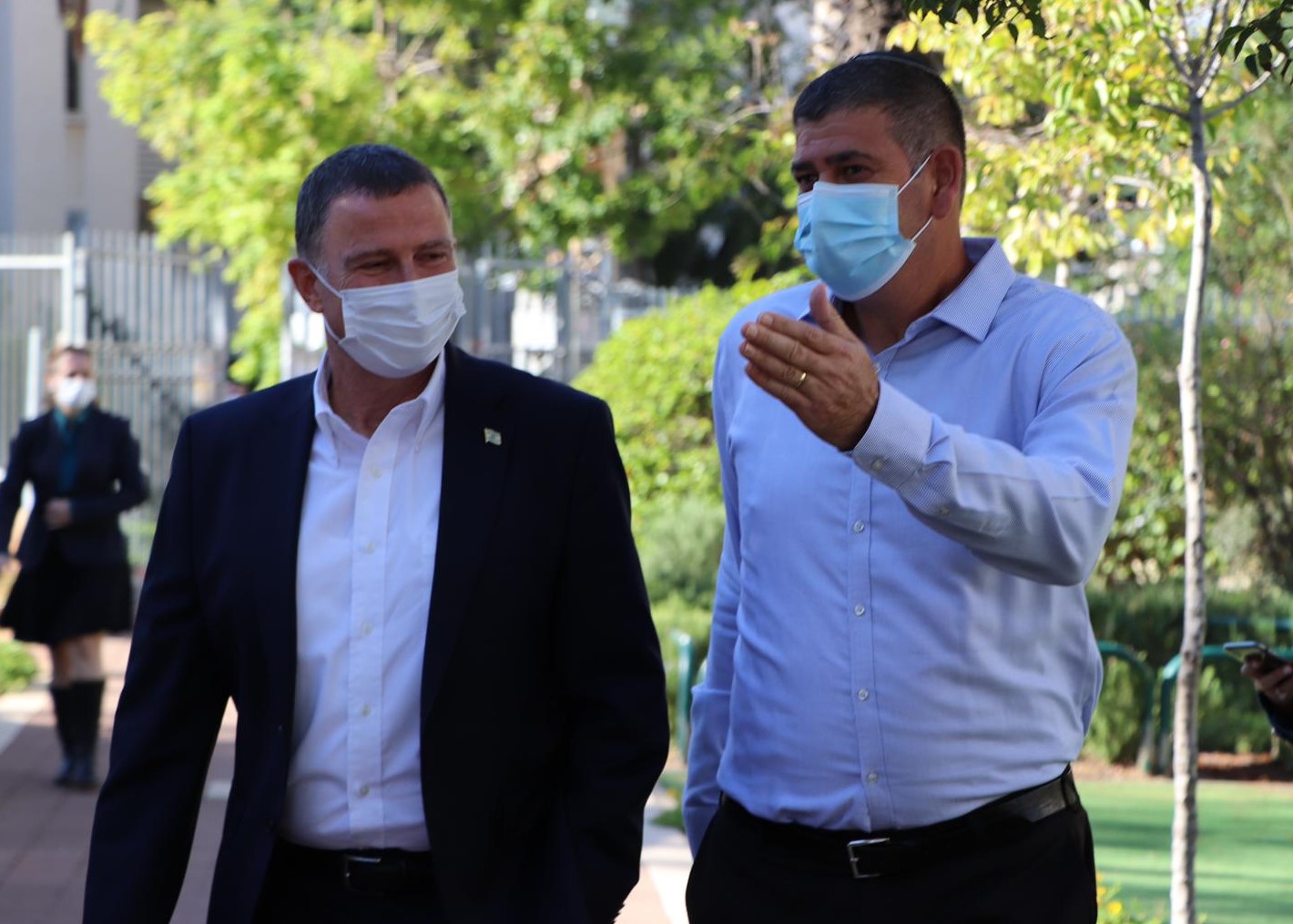 ראש העיר יוסי ברודני ושר הבריאות יולי אדלשטיין