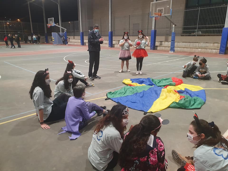 ראש העיר עם צוות כנפיים של קרמבו