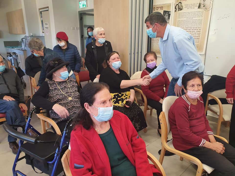 טקס מרגש במעמד ראש העיר יוסי ברודני וניצולי שואה תושבי העיר