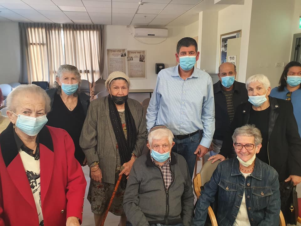 טקס מרגש במעמד ראש העיר יוסי ברודני וניצולי שואה תושבי העיר