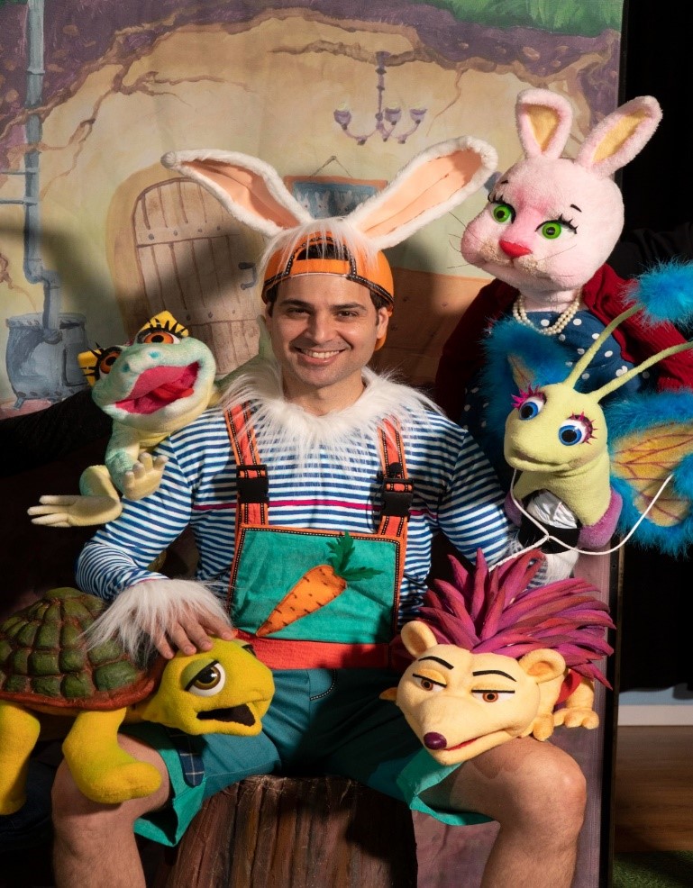 "הארנב ממושי" - תיאטרון השעה 