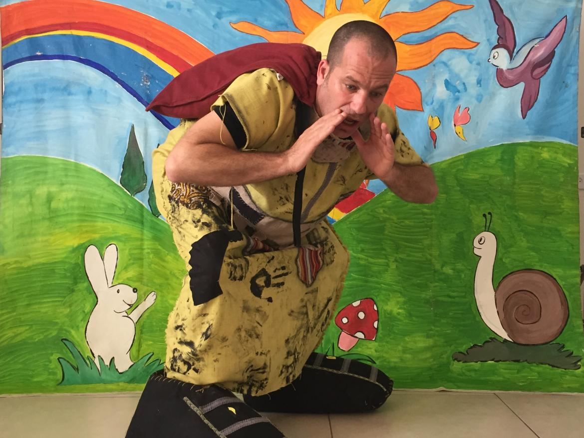 הצגה: "הענק הכי גנדרן בעולם"