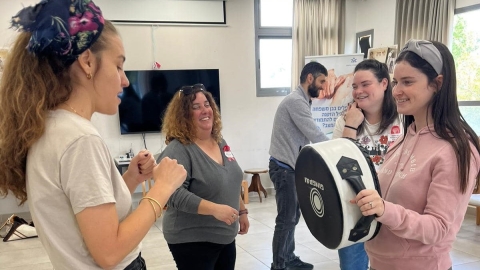 מאבק באלימות נגד נשים