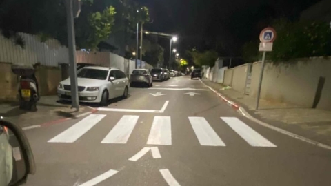 צביעת מעברי חצייה וסימוני כבישים