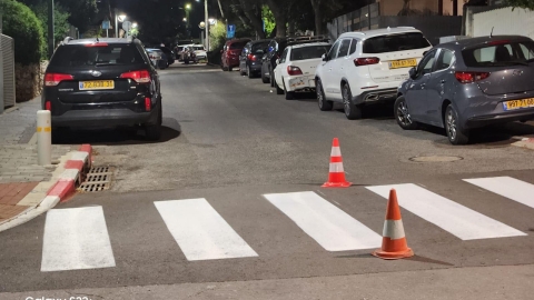 צביעת מעברי חצייה וסימוני כבישים
