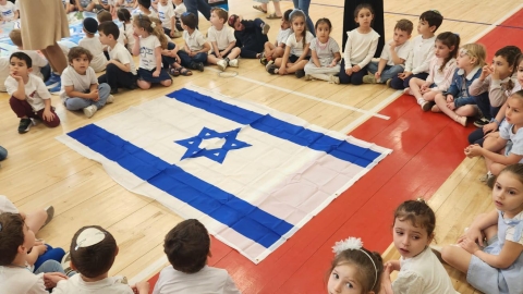 ילדי הגנים בגבעת שמואל חוגגים עצמאות 6.jpg