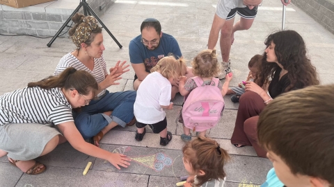 חוגגים שכנות טובה בגבעת שמואל  4.jpg
