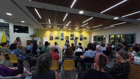 נשים מצטלמות מלחמה תיעוד מצמרר ומרגש של נשים מה-7 באוקטובר. 1.jpg