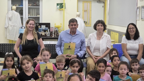 בתי הספר בן גוריון ואלון, פתחו את הבוקר בשעת סיפור עם ראש העיר 4.jpg