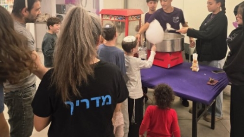 מסיבת חנוכה מיוחדת בגבעת שמואל 6.jpg