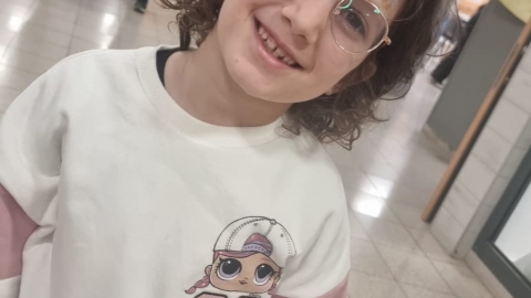 מעגל גבעת שמואל והתיכון ביריד חנוכה מרגש למען הקהילה 3.jpg