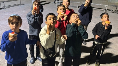 מחלקת הנוער מחלקת סופגניות 6.jpg