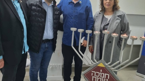 נר חמישי של אור ותקווה בבית יד לבנים 4.jpg