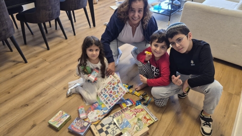גבעת שמואל עוטפת את המשפחות השכולות 1.jpg